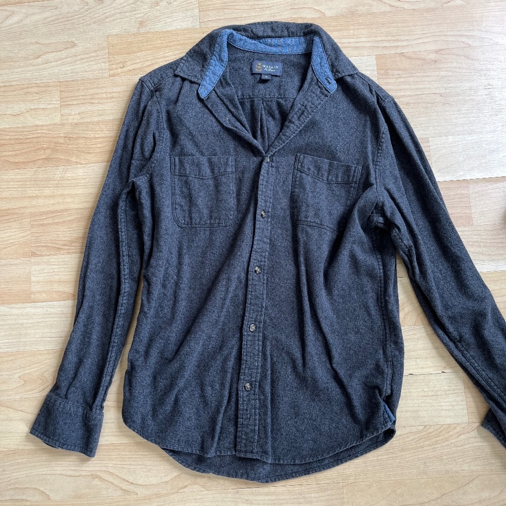 Soft Gray Flannel Button Down (Medium)